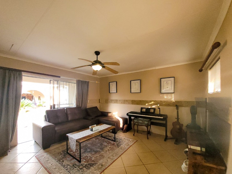 3 Bedroom Property for Sale in Flamwood North West